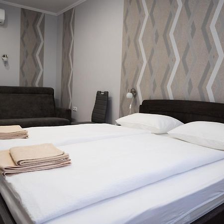 Gesztenye Apartman Makó Esterno foto