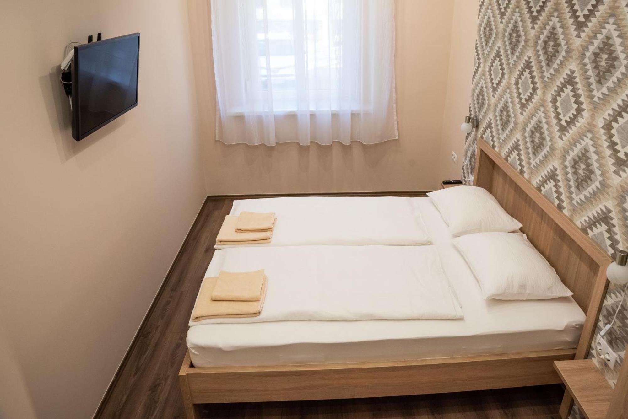 Gesztenye Apartman Makó Esterno foto