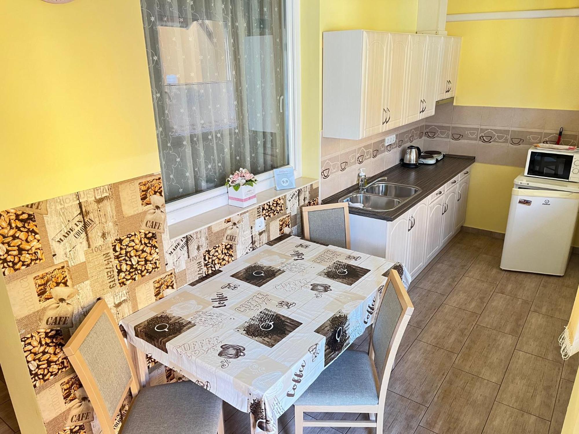 Gesztenye Apartman Makó Esterno foto