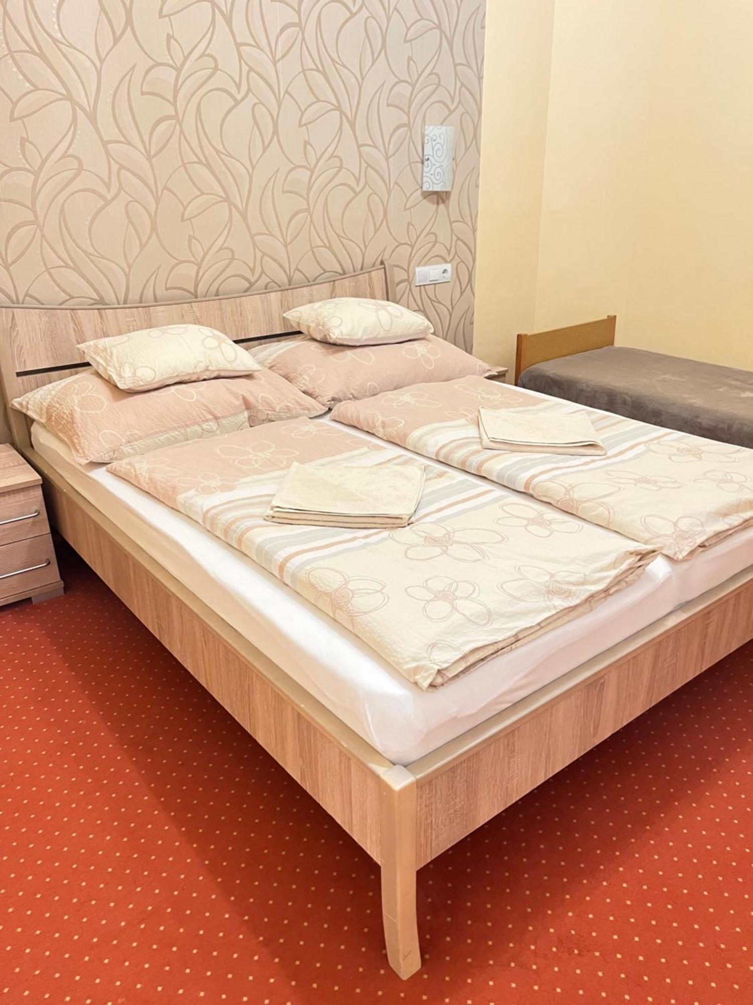 Gesztenye Apartman Makó Esterno foto