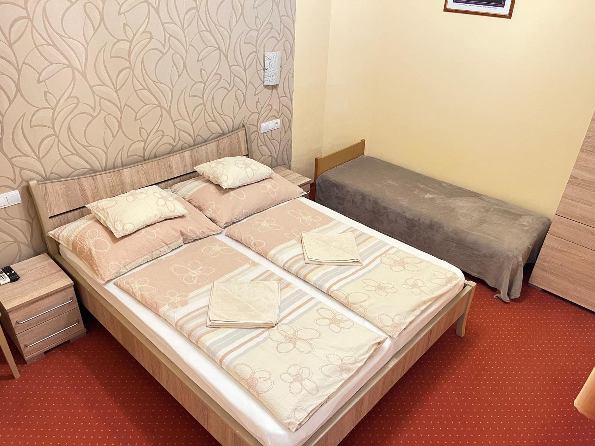 Gesztenye Apartman Makó Esterno foto