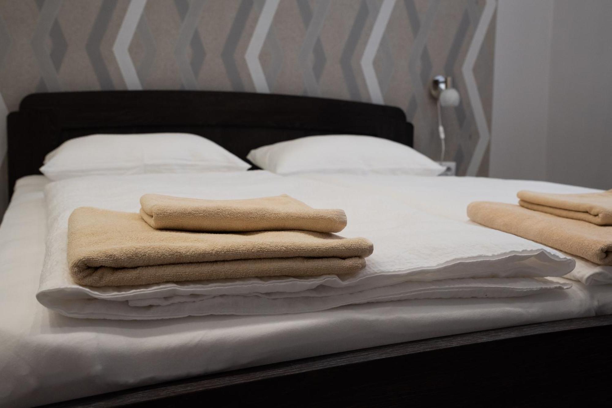 Gesztenye Apartman Makó Esterno foto