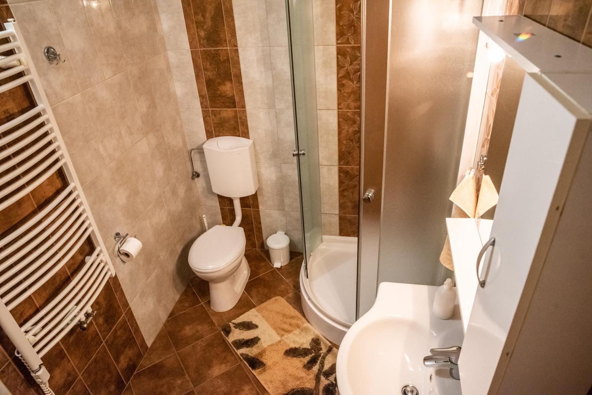Gesztenye Apartman Makó Esterno foto