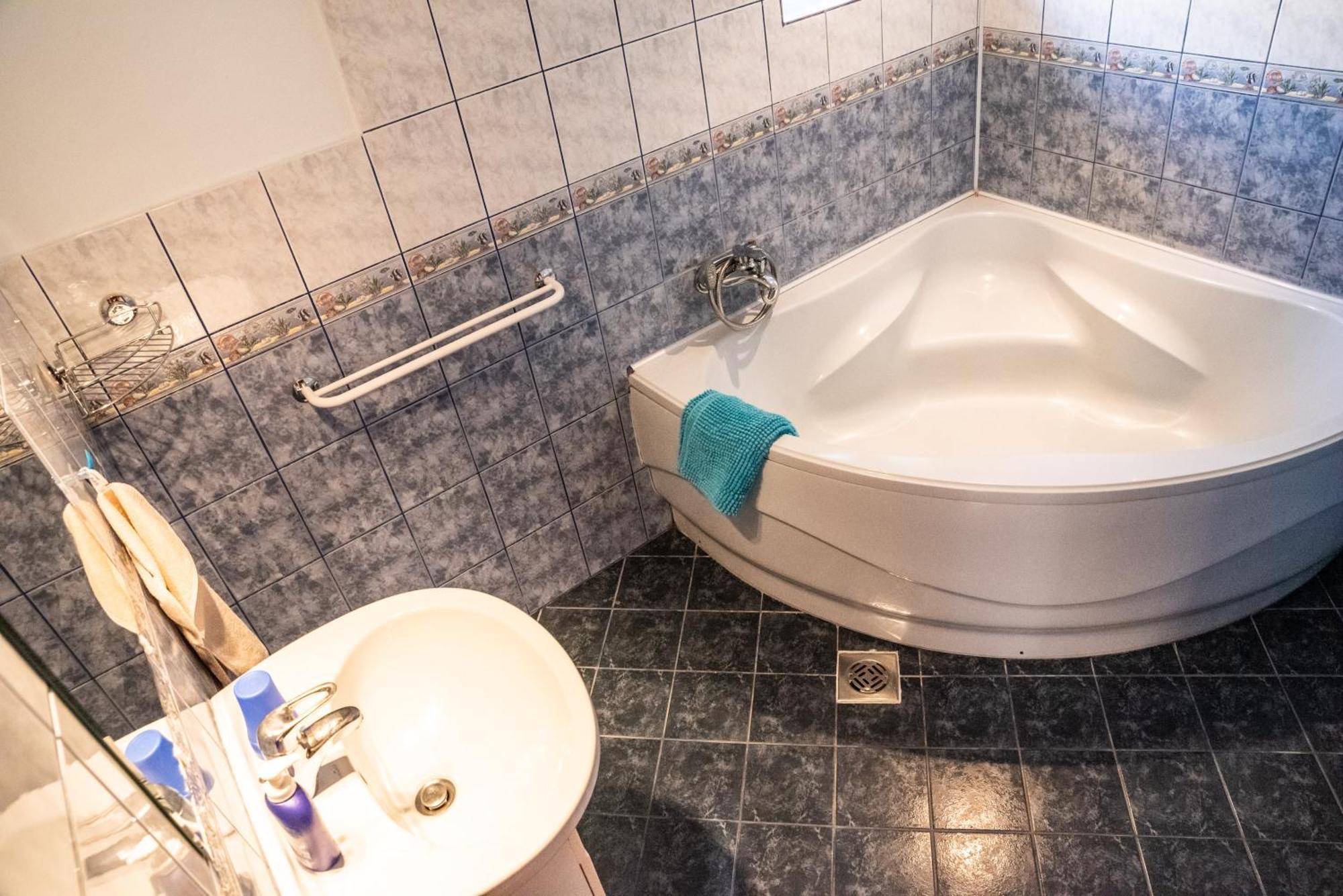 Gesztenye Apartman Makó Esterno foto
