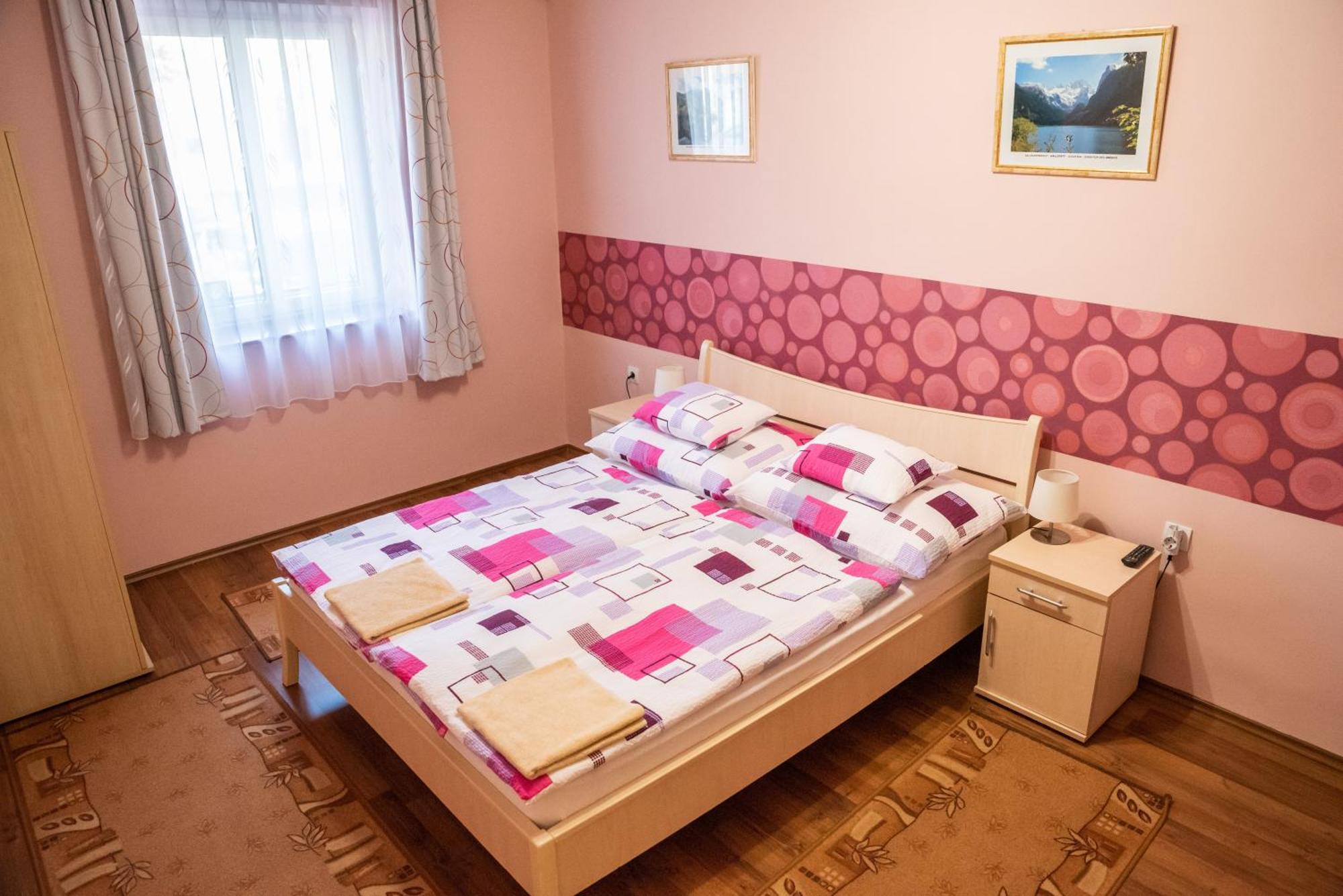 Gesztenye Apartman Makó Esterno foto
