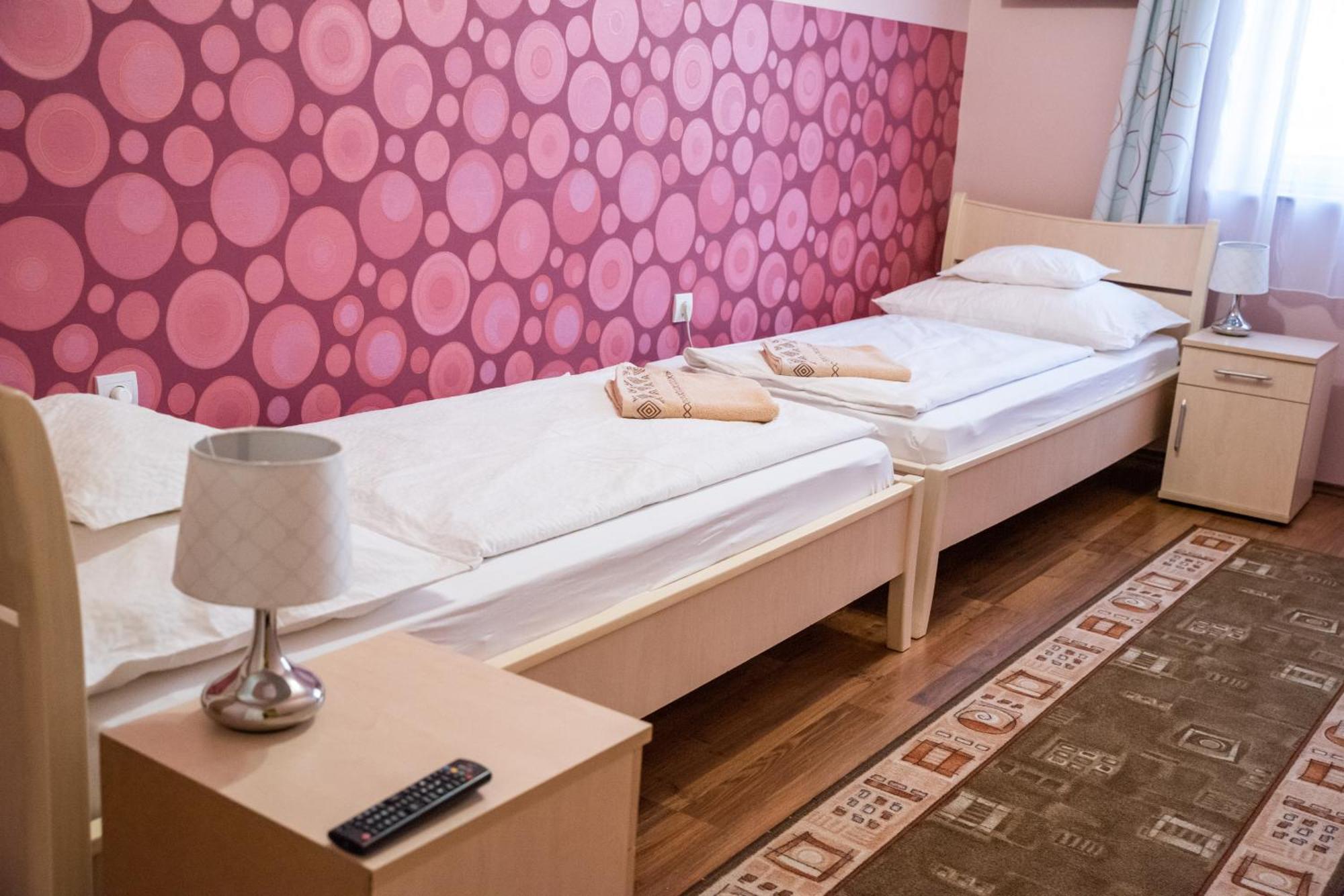 Gesztenye Apartman Makó Esterno foto